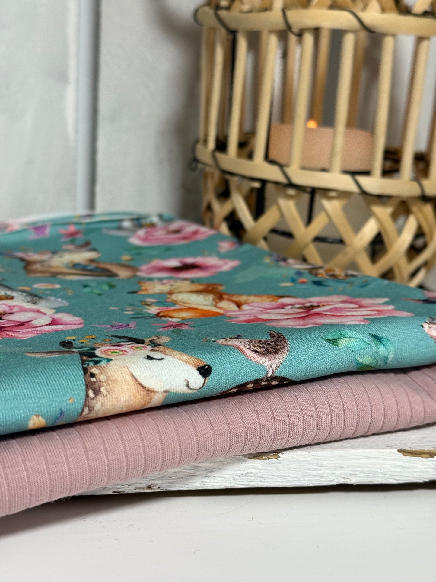 Jersey - Boho Touching Animals
