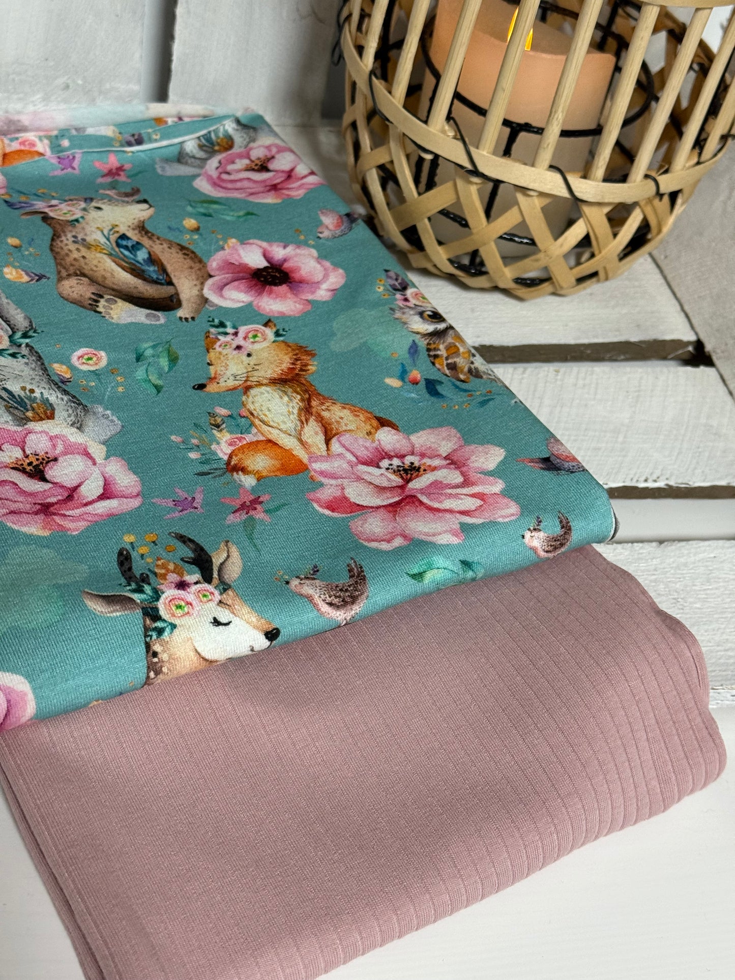 Jersey - Boho Touching Animals